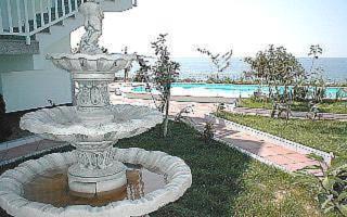 milka_fontana.jpg (19519 bytes)