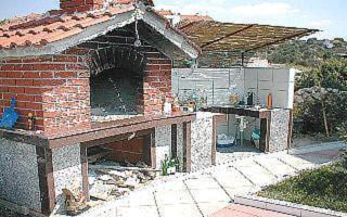 milka_gril.jpg (22773 bytes)