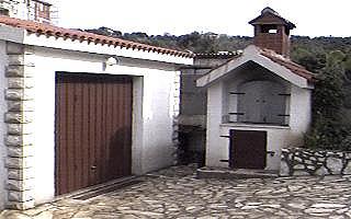 nikola_gril.jpg (17181 bytes)